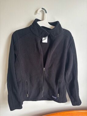 Patagonia Black Synchilla Fleece Jacket with Multicolor Logo